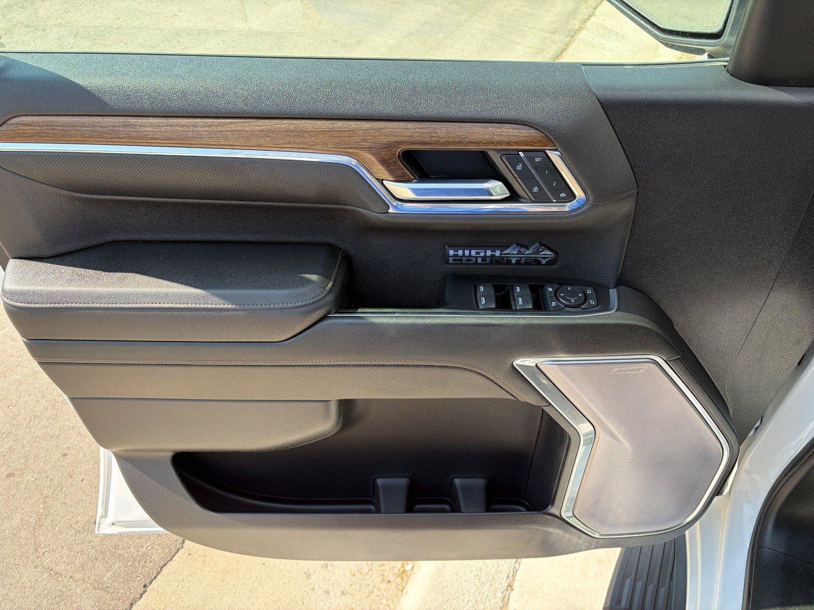 Used 2022 Chevrolet Silverado 1500 High Country AWD/4WD image 9