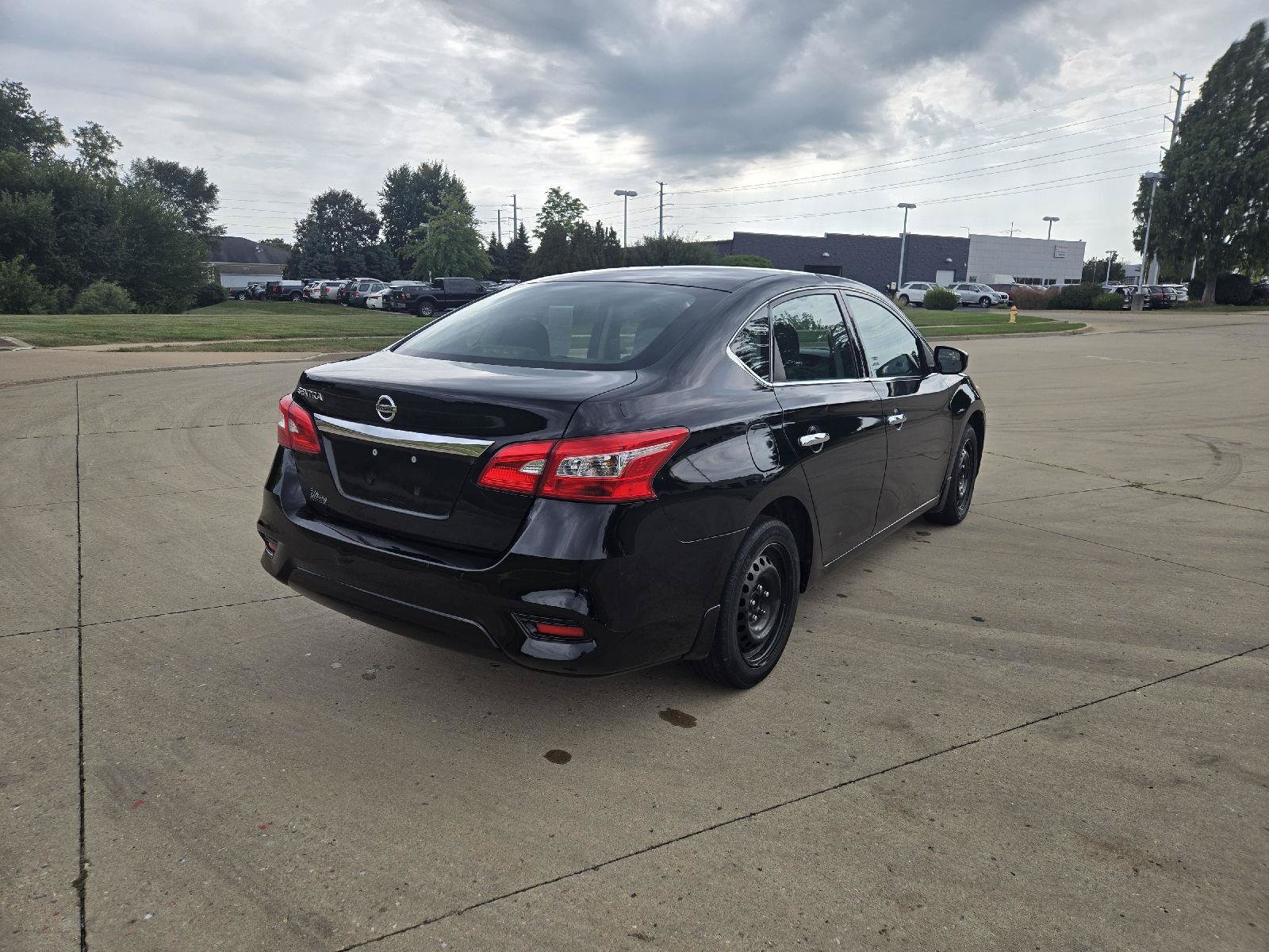 Used 2019 Nissan Sentra S FWD image 3