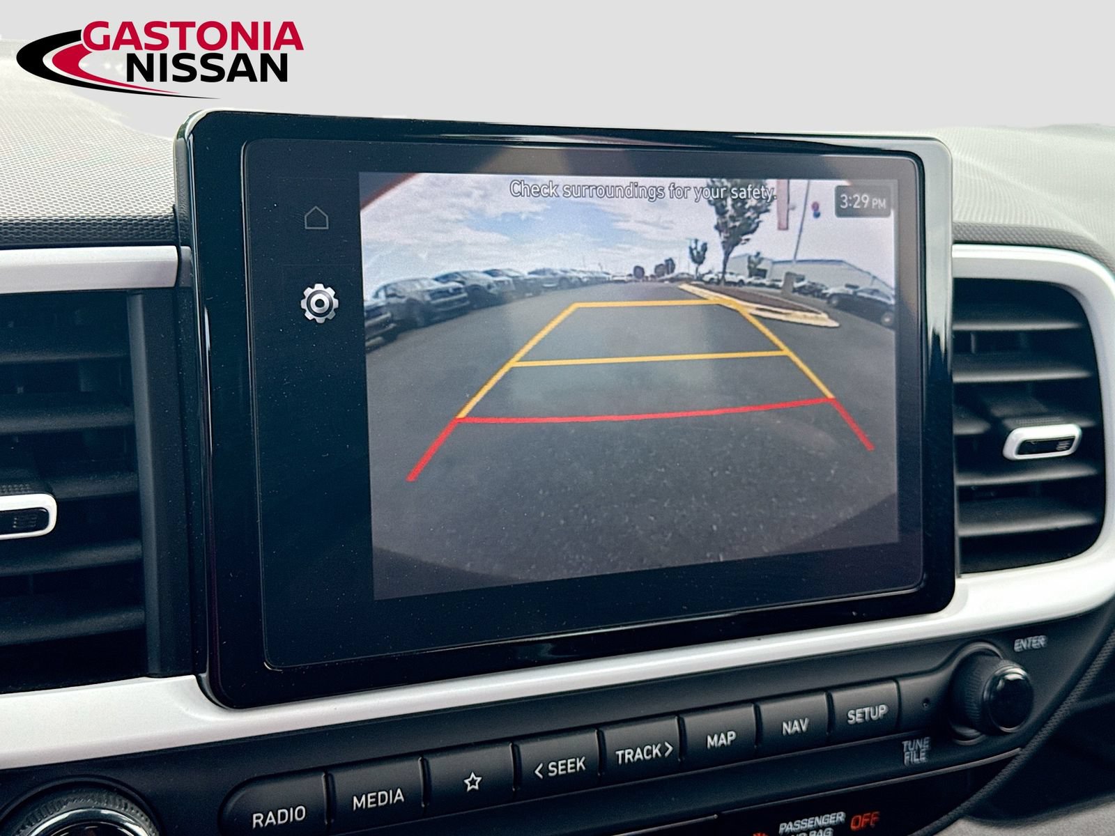 Used 2023 Hyundai Venue Limited FWD image 18