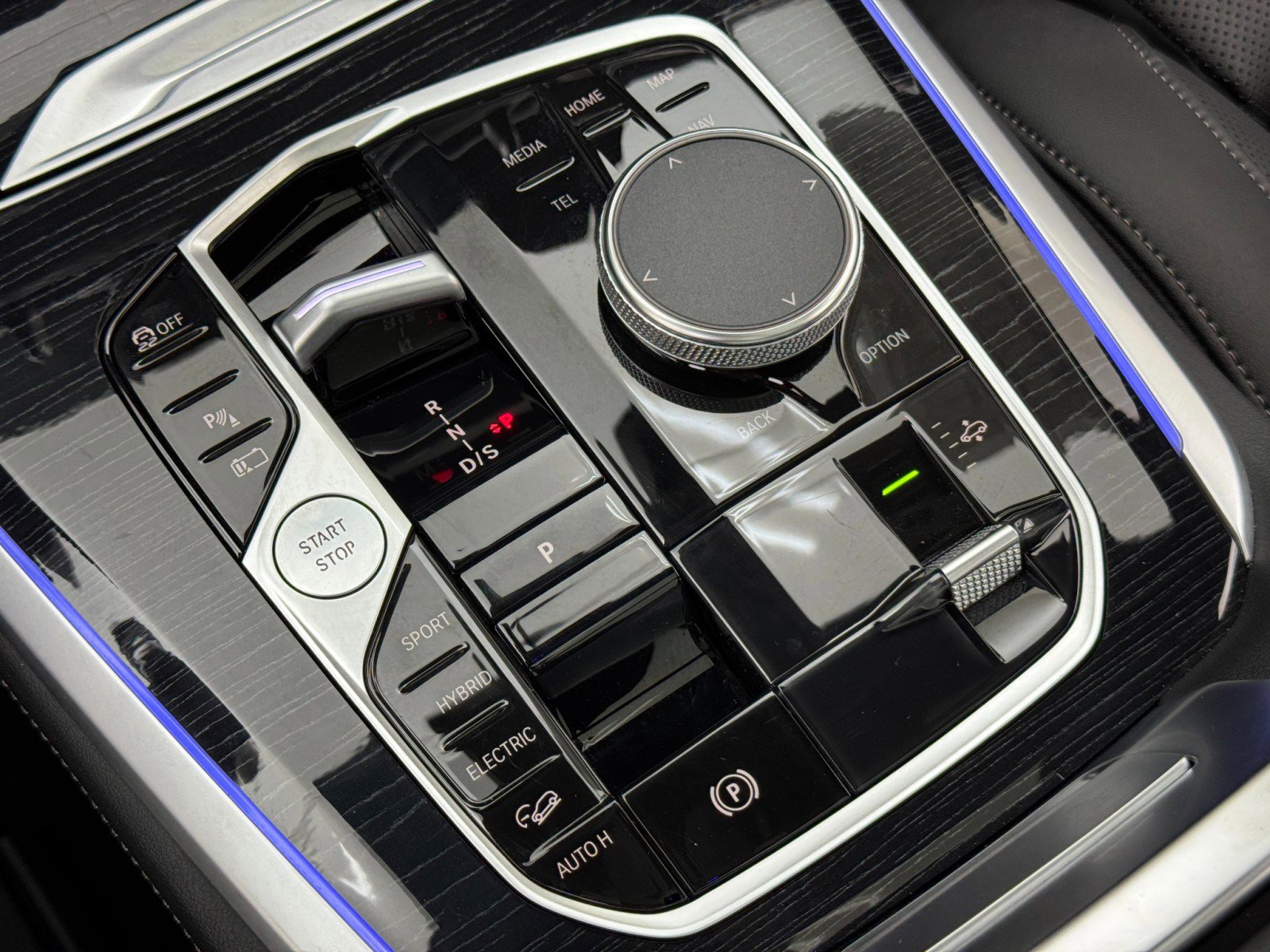 Used 2024 BMW X5 xDrive50e w/ M Sport Package image 35