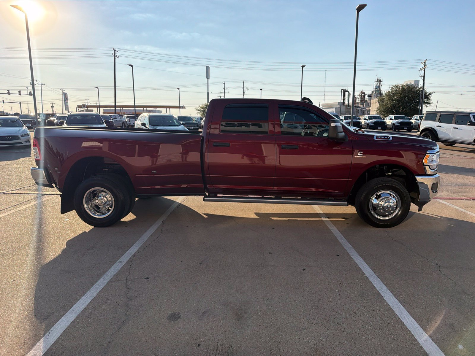 Used 2024 RAM 3500 Tradesman w/ Chrome Appearance Group AWD/4WD image 4