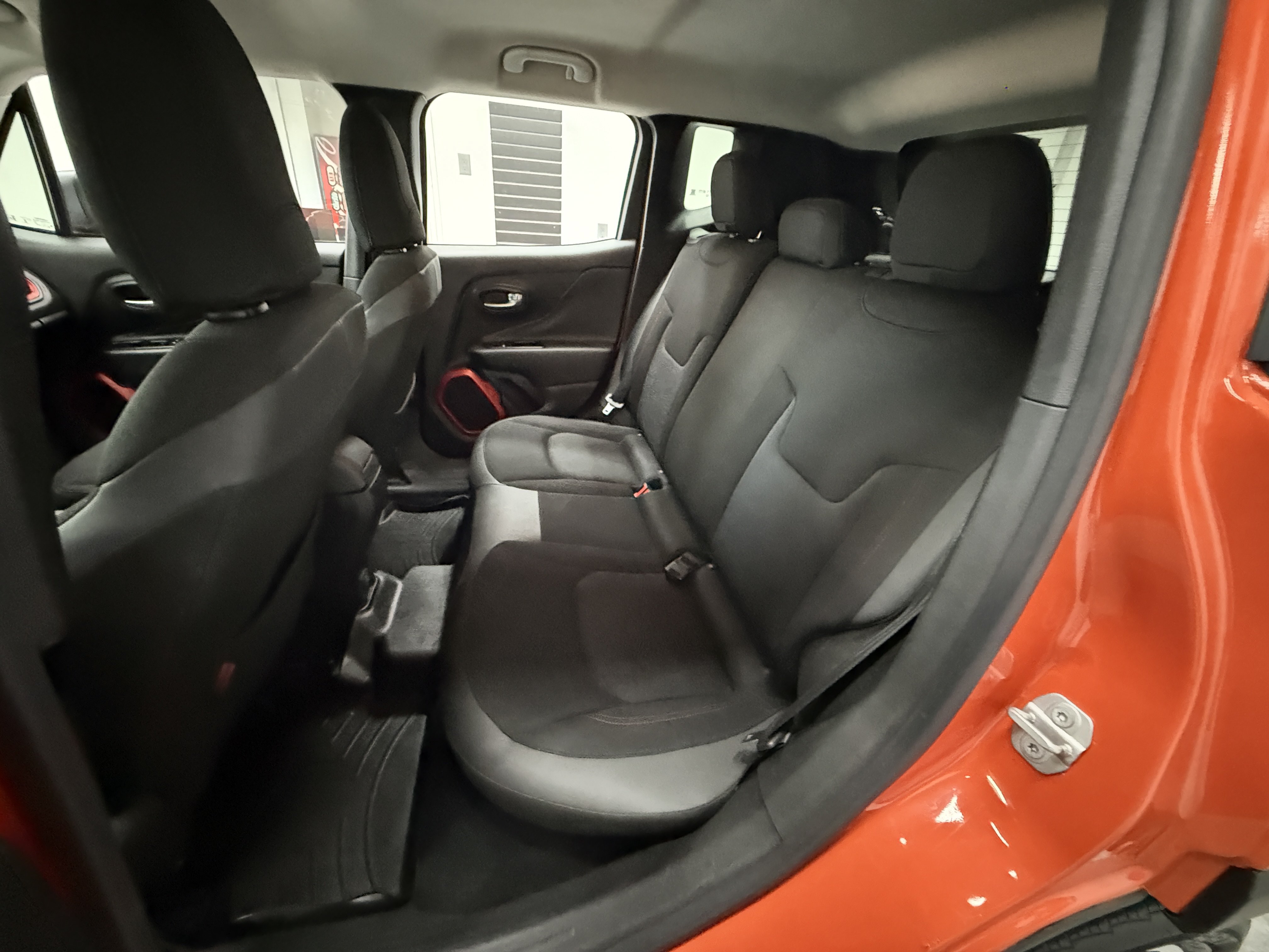 Used 2015 Jeep Renegade Trailhawk w/ Cold Weather Group AWD/4WD image 20