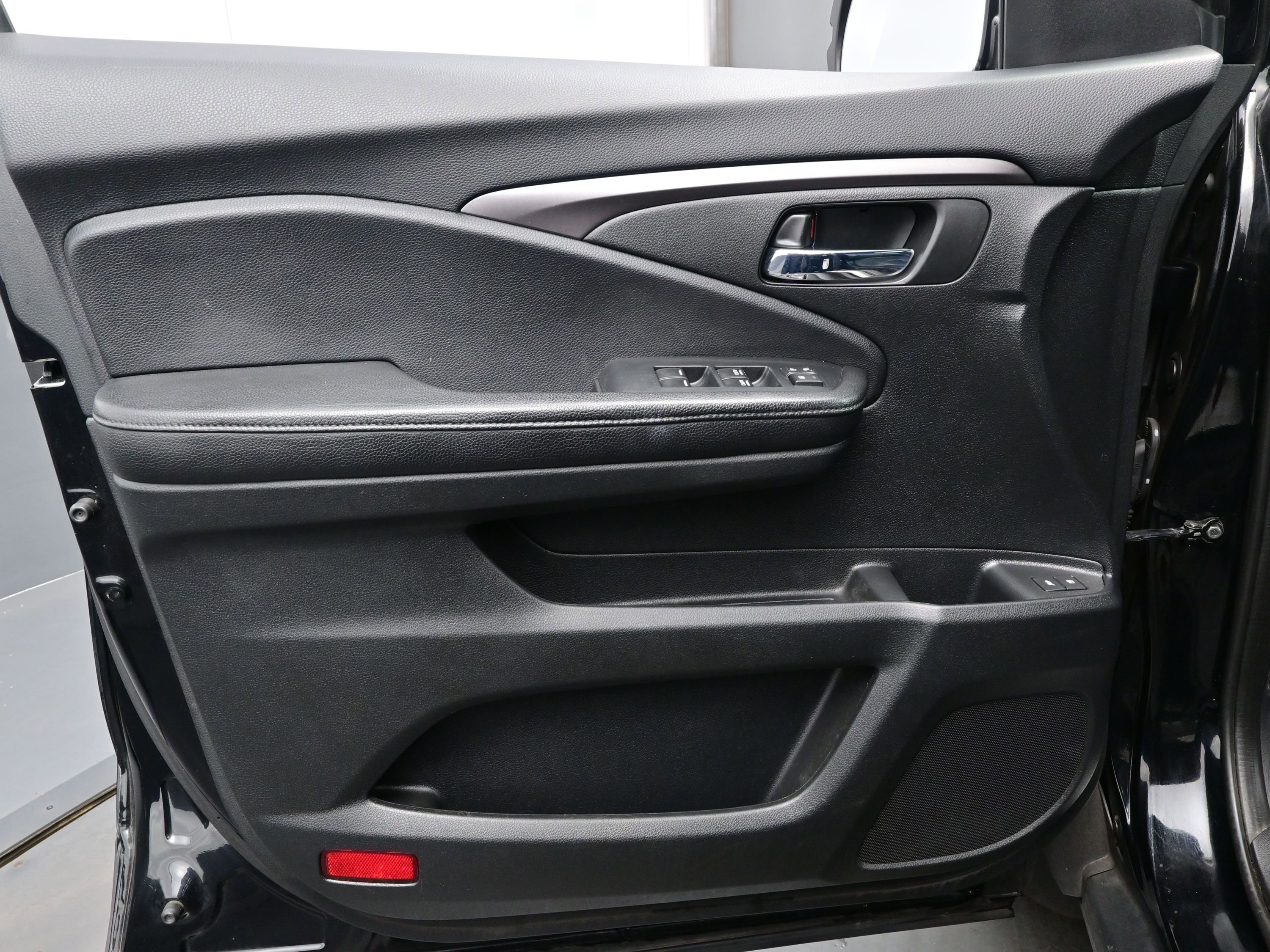 Used 2017 Honda Pilot EX-L image 9