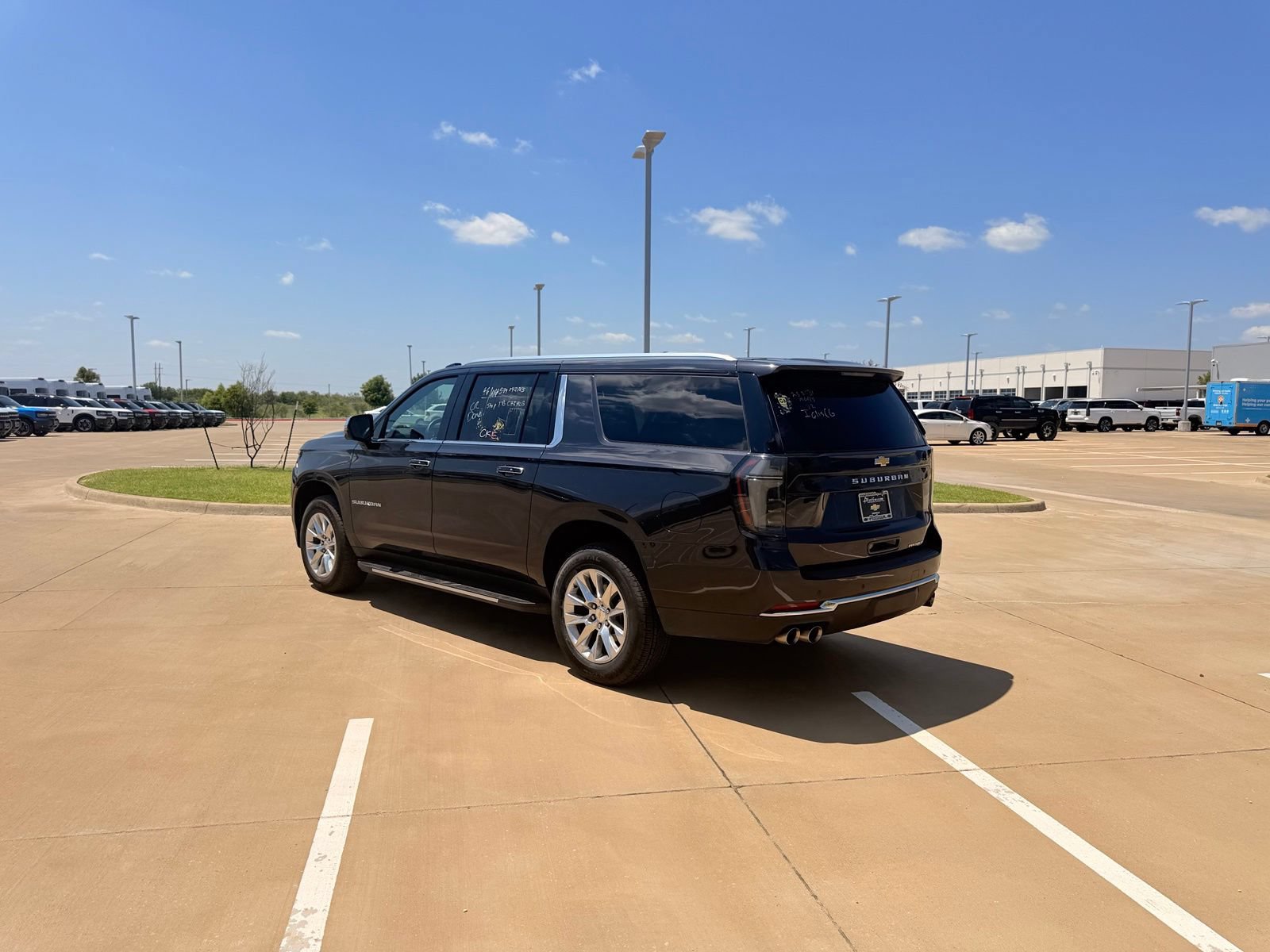 Certified 2025 Chevrolet Suburban Premier AWD/4WD image 4