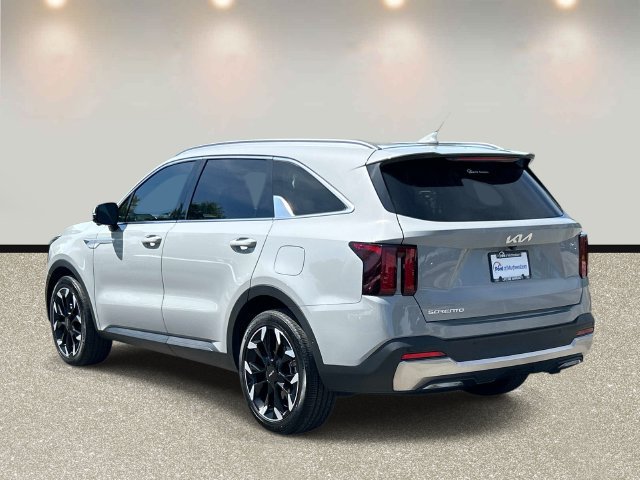Used 2025 Kia Sorento SX FWD image 7