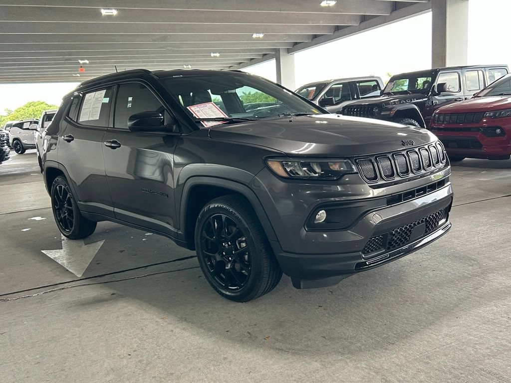 Used 2022 Jeep Compass Latitude FWD image 7