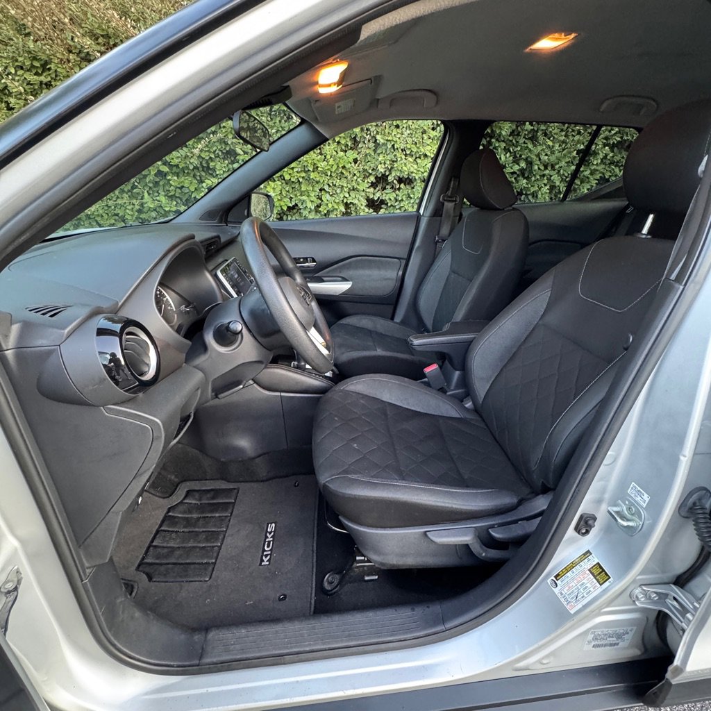 Used 2020 Nissan Kicks SV w/ Exterior Package image 9