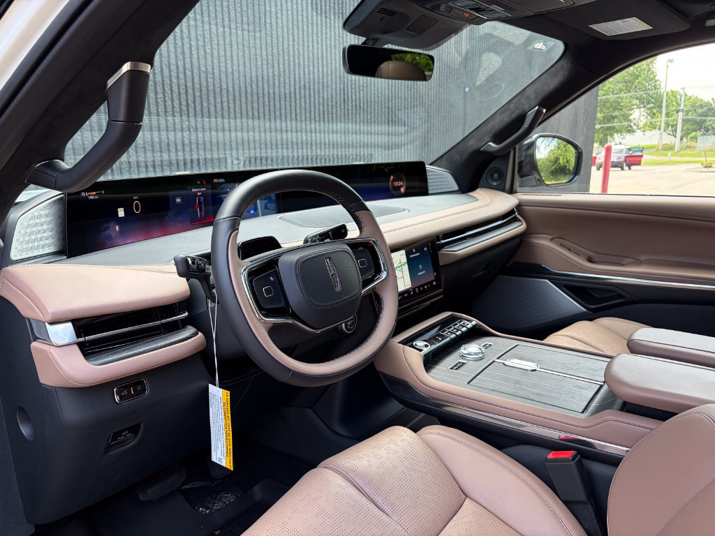 New 2027 Lincoln Navigator Black Label AWD/4WD image 11