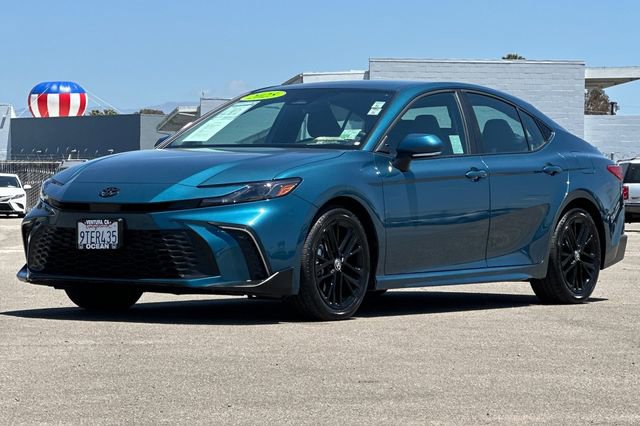 Used 2025 Toyota Camry SE w/ Convenience Package FWD image 8