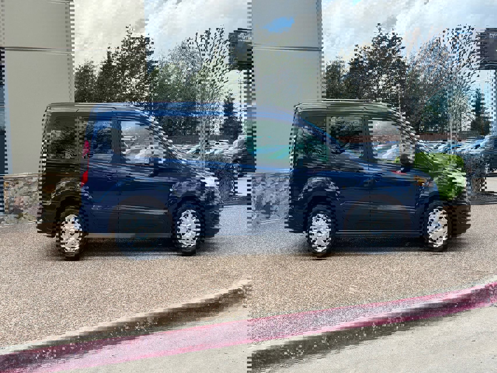 Used 2016 Ford Transit Connect XLT image 7