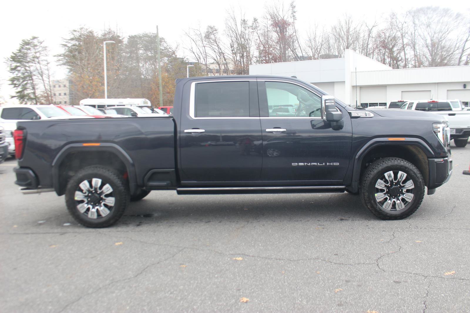 New 2026 GMC Sierra 2500 Denali w/ Denali Reserve Package image 8