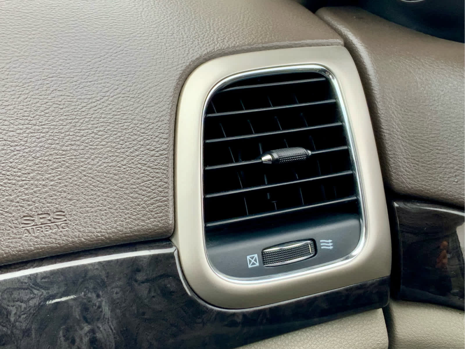 Used 2012 Jeep Grand Cherokee Laredo image 46