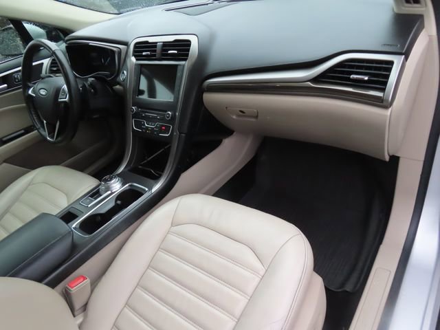 Used 2018 Ford Fusion SE w/ Fusion SE Technology Package image 44