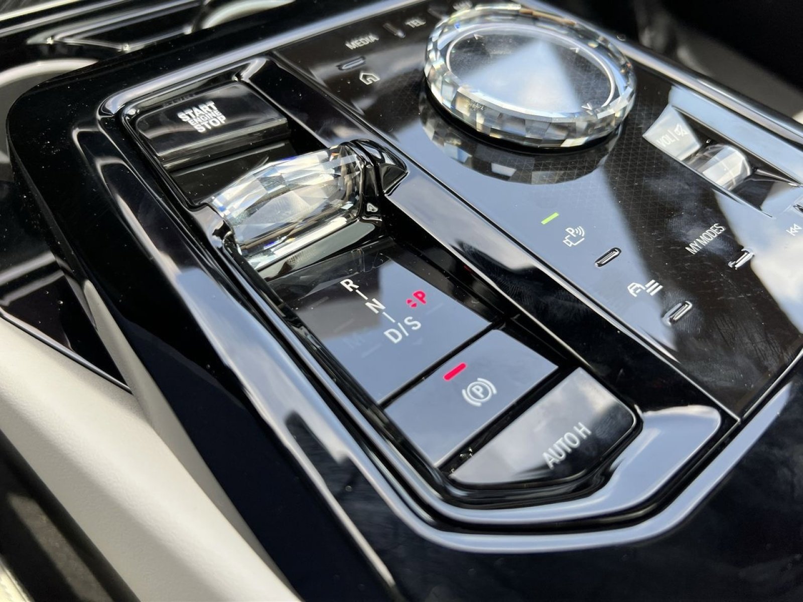 New 2026 BMW 550e xDrive w/ Executive Package image 19