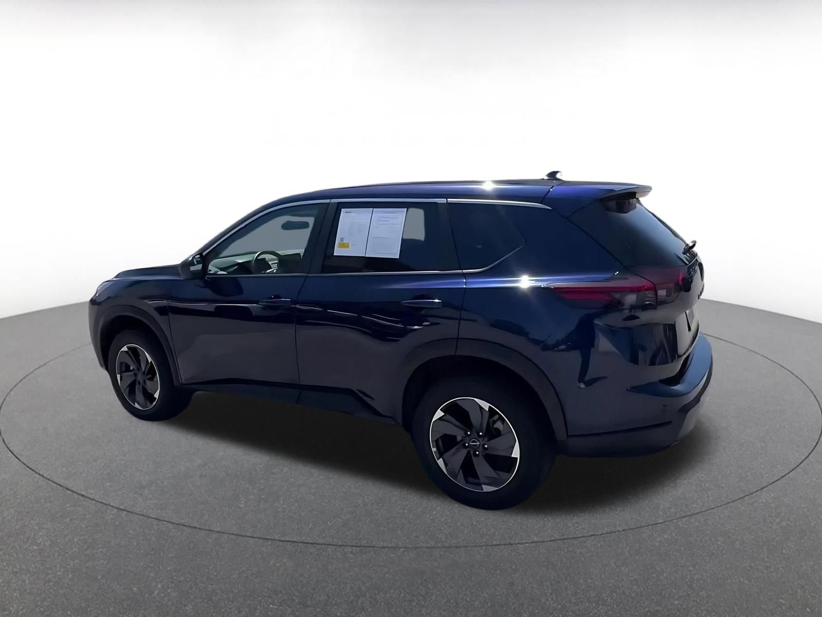 Used 2025 Nissan Rogue SV FWD image 10