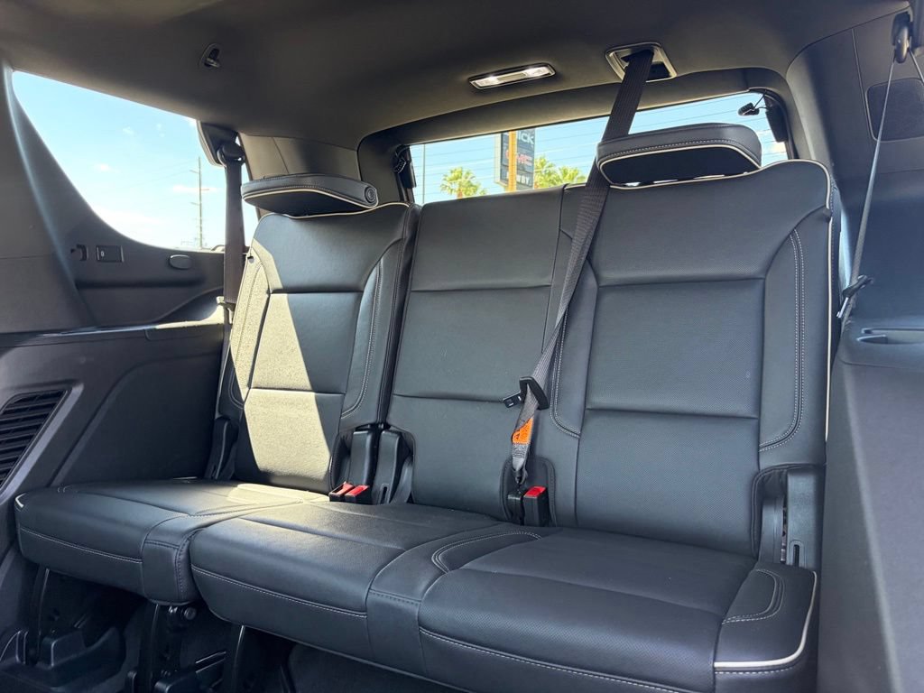 Used 2024 GMC Yukon SLT w/ SLT Premium Package AWD/4WD image 35