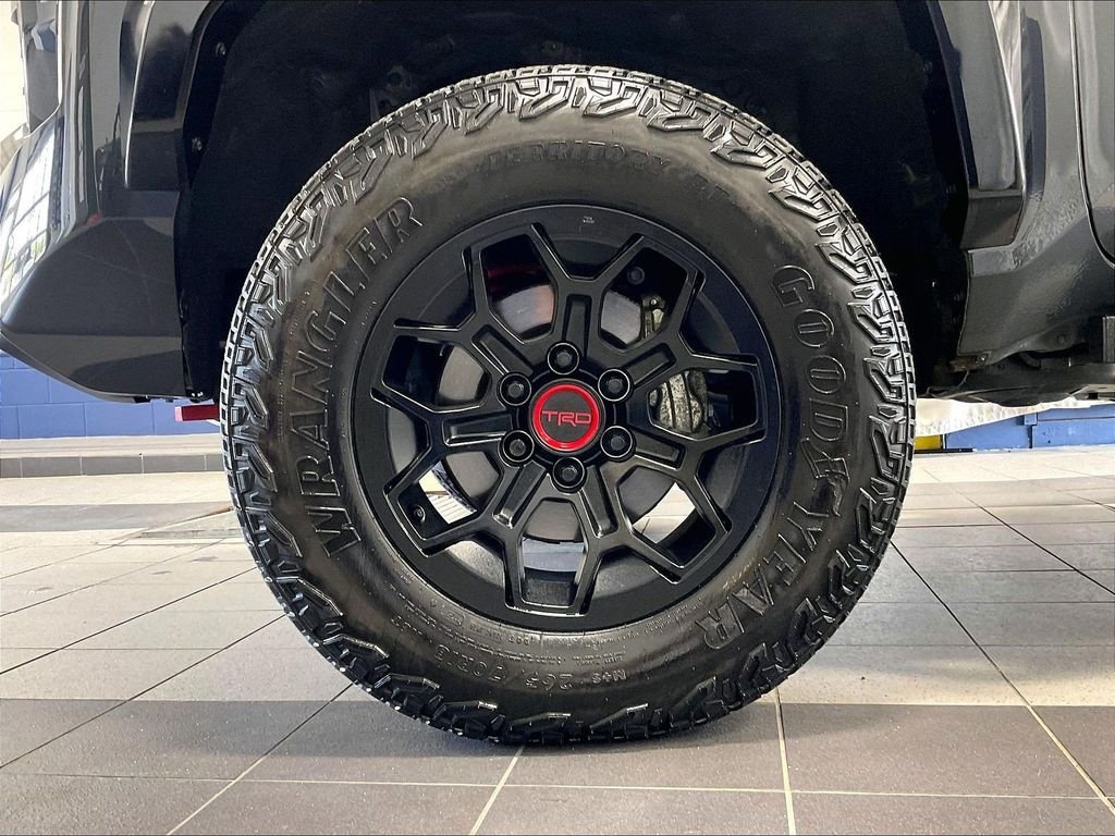 Used 2025 Toyota Tacoma TRD Pro AWD/4WD image 7