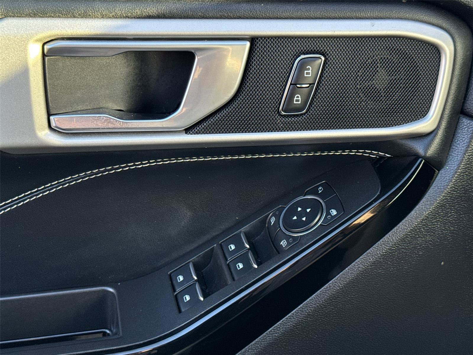 Certified 2023 Ford Explorer ST image 29