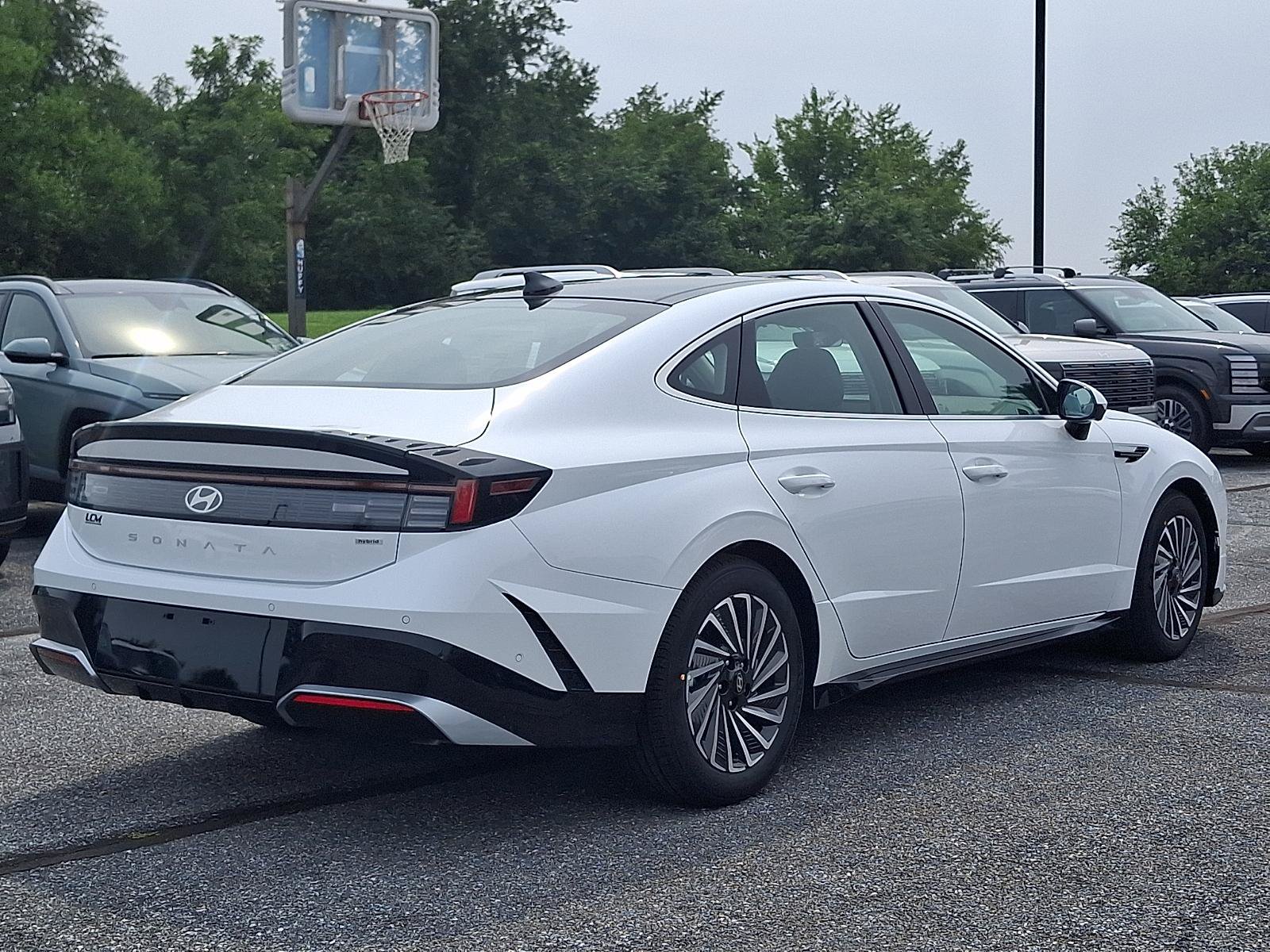 New 2026 Hyundai Sonata Limited FWD image 3