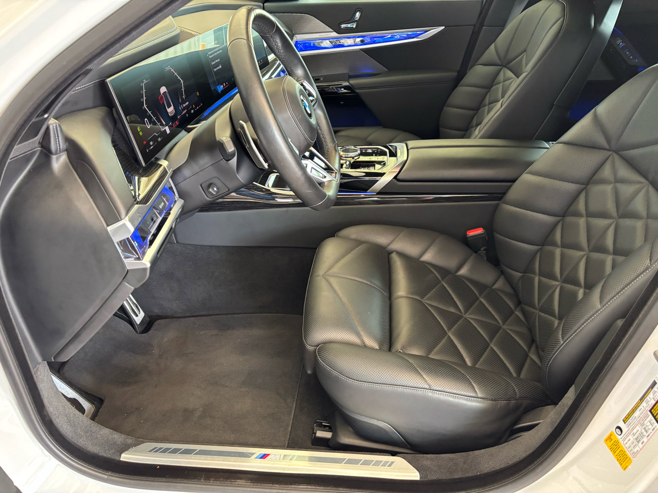 Used 2023 BMW 740i image 14