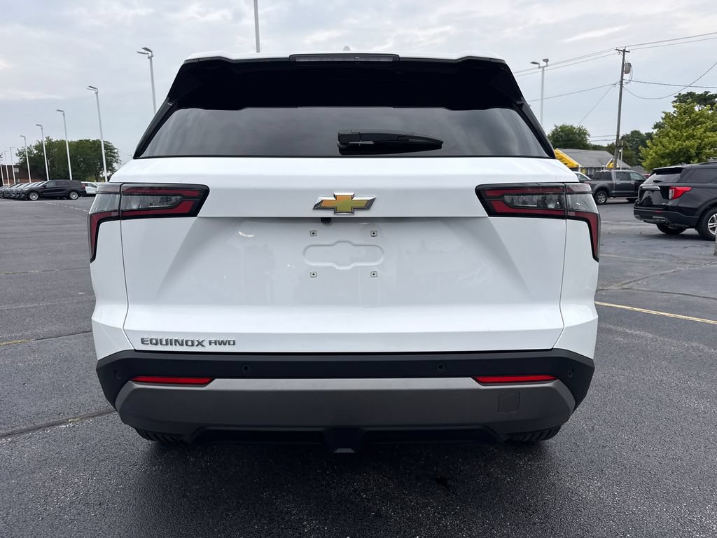 Used 2026 Chevrolet Equinox LT AWD/4WD image 8