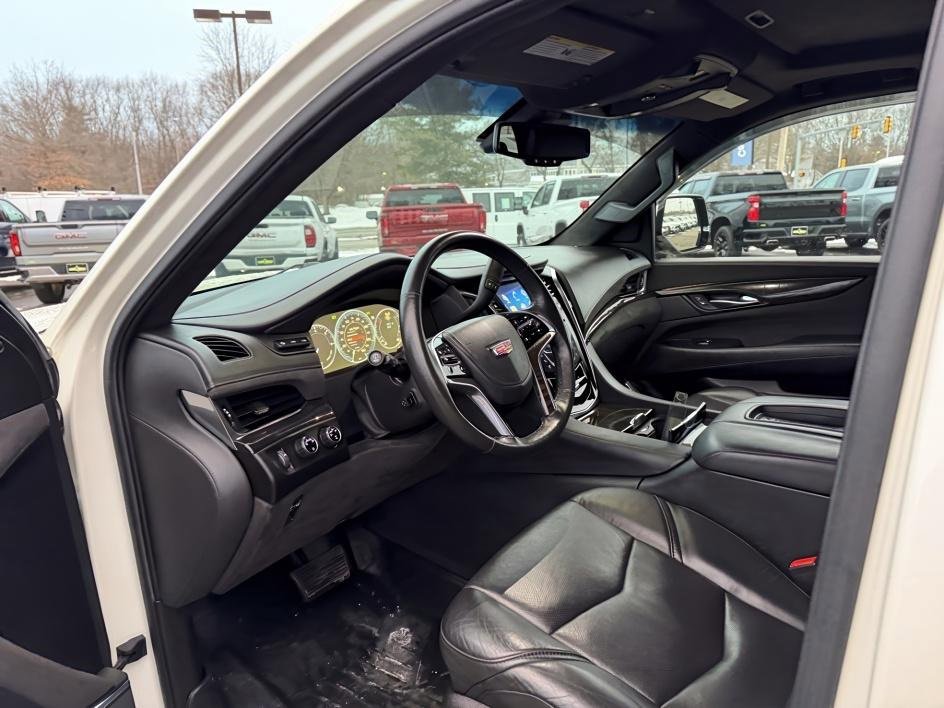 Used 2015 Cadillac Escalade Platinum image 16