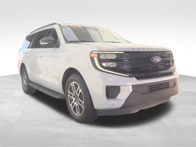 Used 2025 Ford Expedition Max Active AWD/4WD image 3