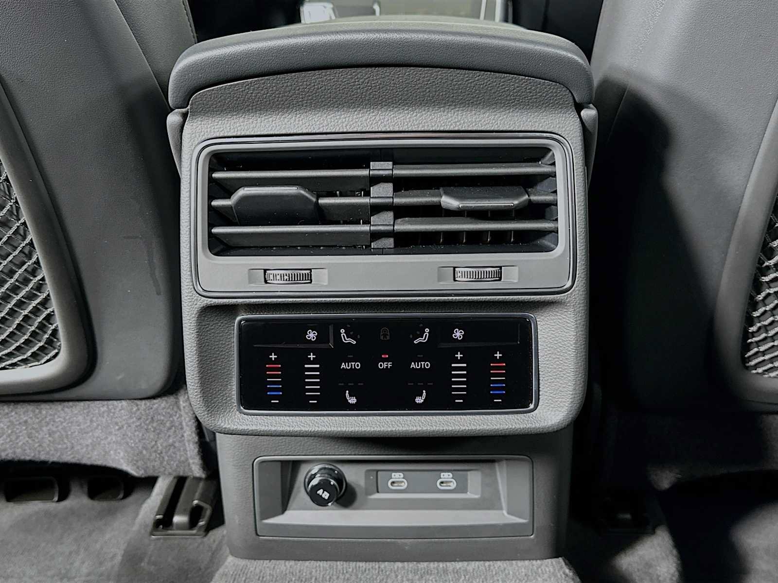 Certified 2025 Audi Q7 2.0T Premium Plus w/ Premium Plus Package AWD/4WD image 24