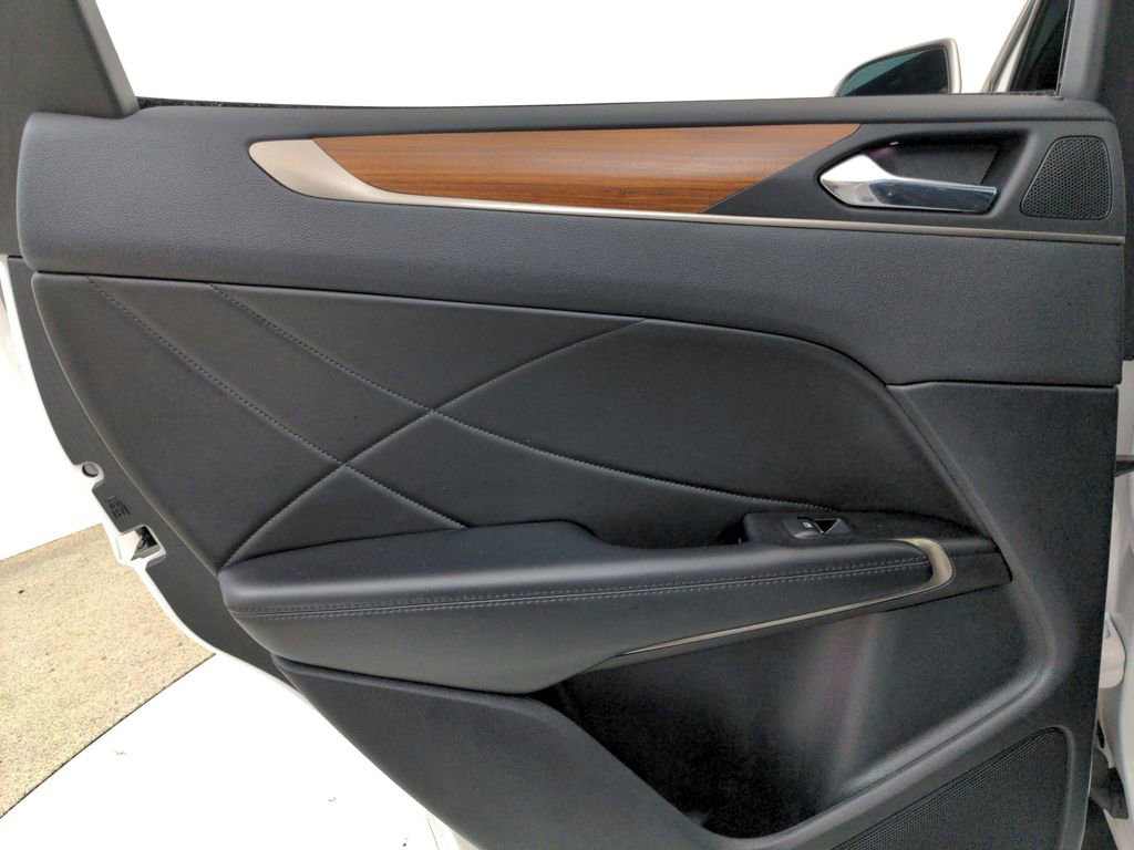 Used 2018 Lincoln MKC Reserve image 27