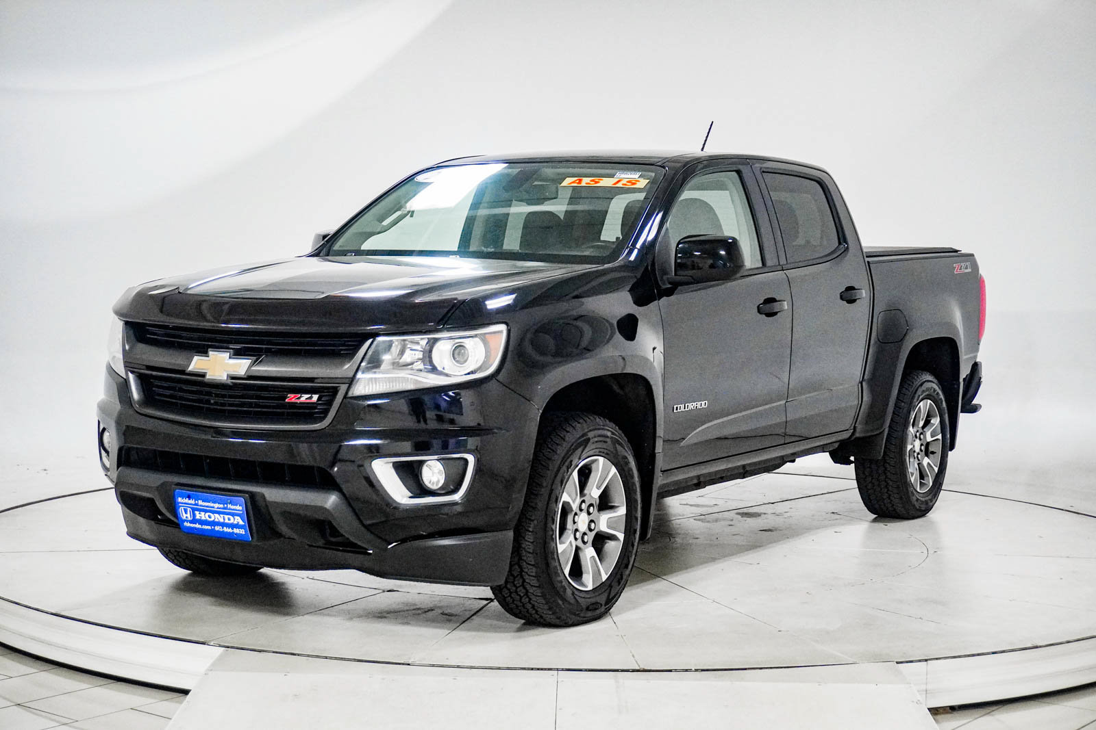 Used 2015 Chevrolet Colorado Z71 AWD/4WD image 2