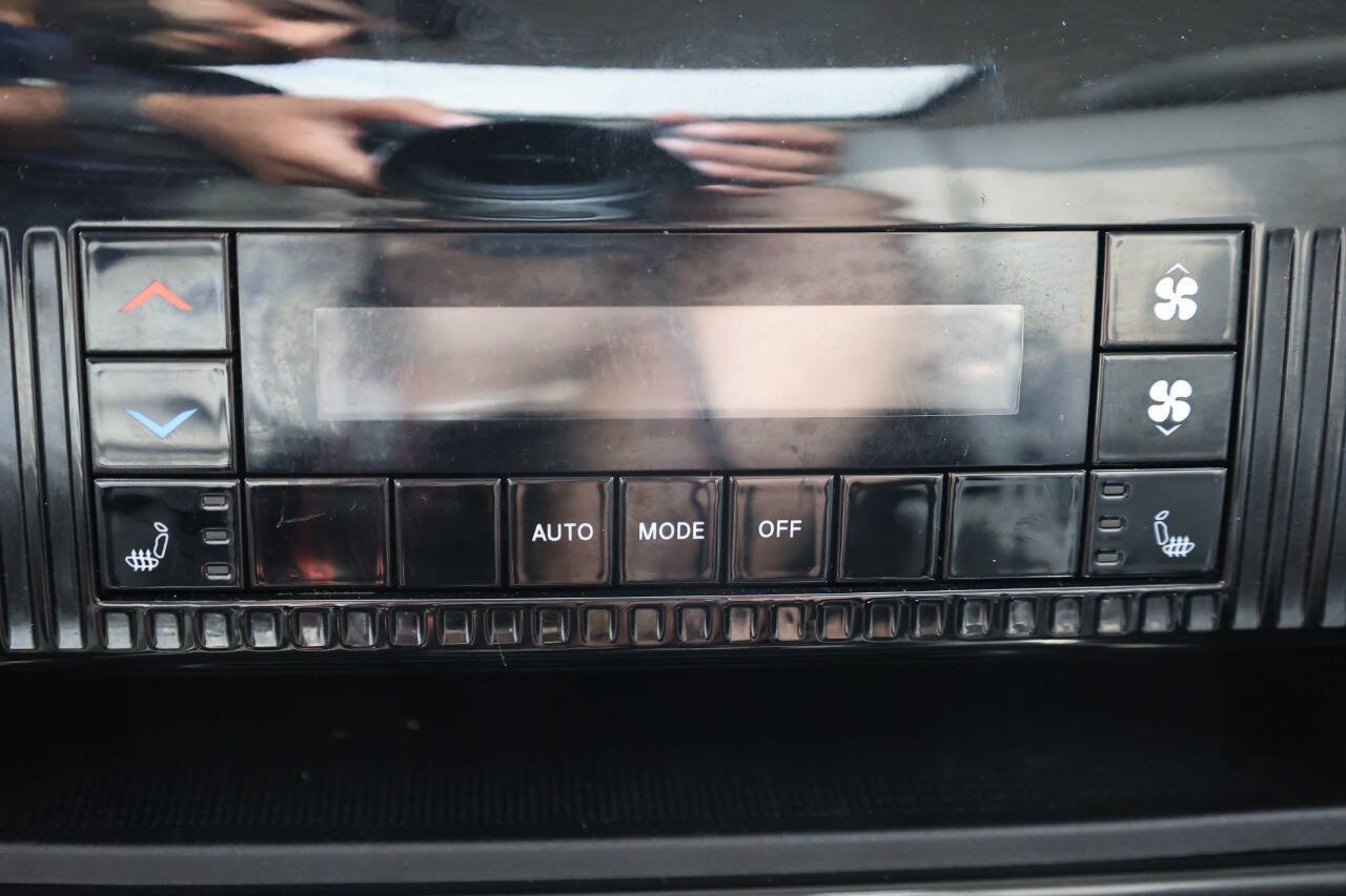 Used 2022 Jeep Wagoneer Series III w/ Premium Group I image 23