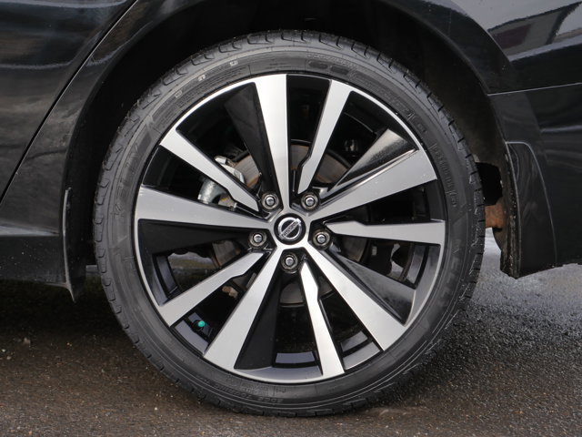 Certified 2021 Nissan Altima 2.5 Platinum image 17