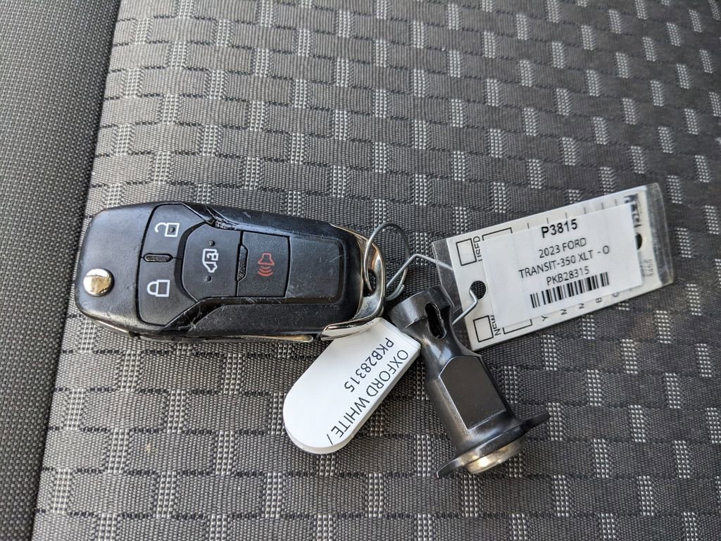 Used 2023 Ford Transit 350 XLT image 33