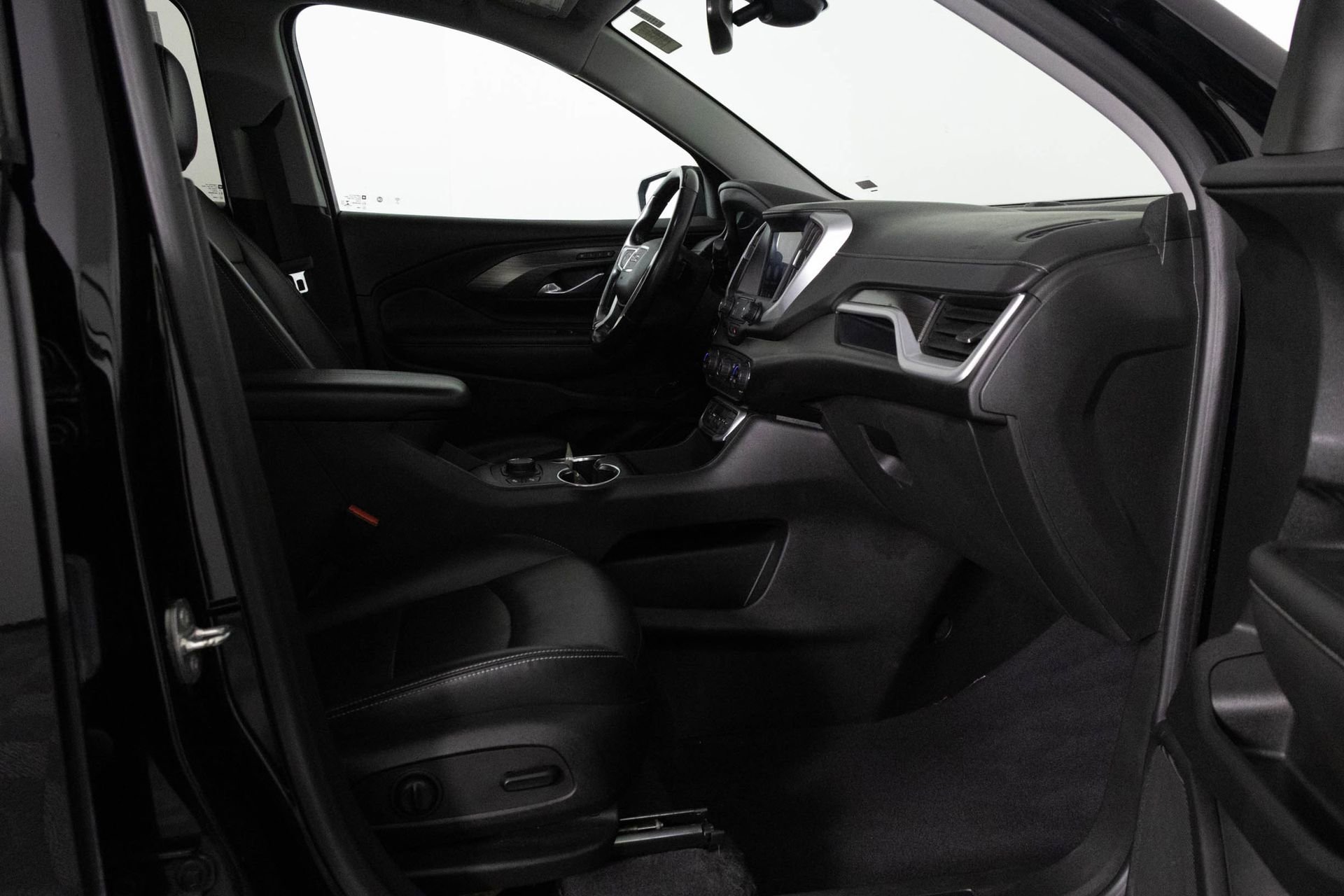 Certified 2022 GMC Terrain SLT image 40