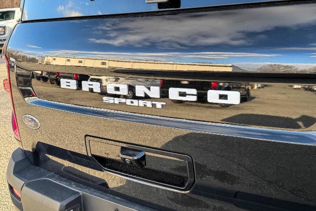 Certified 2025 Ford Bronco Sport Outer Banks w/ Outer Banks Tech Package+ AWD/4WD image 17