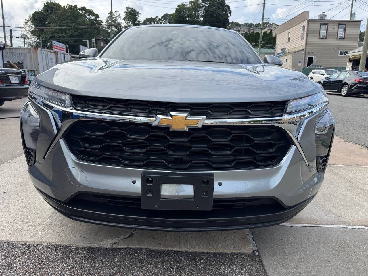 Used 2024 Chevrolet Trax LS w/ LS Convenience Package FWD image 2