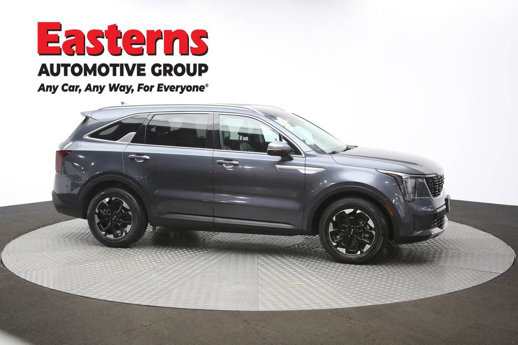 Used 2024 Kia Sorento S image 48