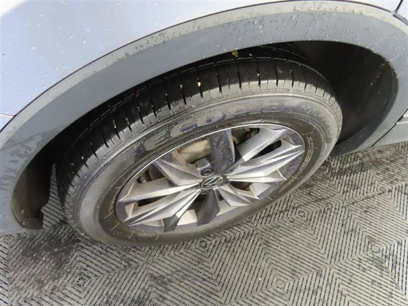 Used 2023 Volkswagen Tiguan SE FWD image 8