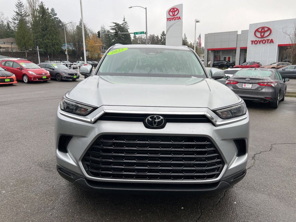 Used 2025 Toyota Grand Highlander AWD image 2