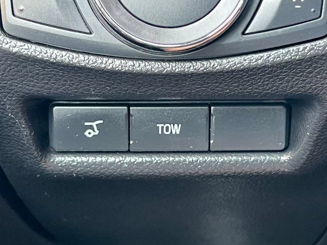 Used 2018 Ford Explorer XLT w/ Equipment Group 202A AWD/4WD image 19
