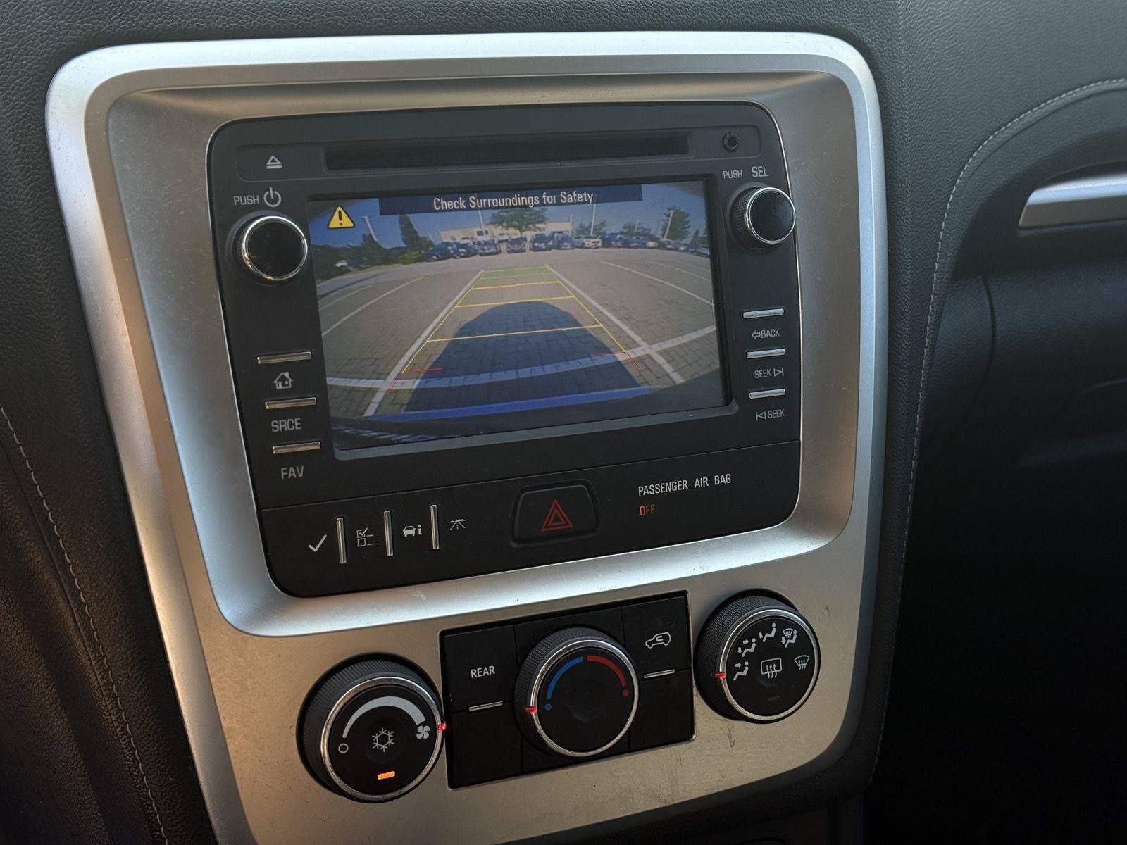 Used 2015 GMC Acadia SLE FWD image 17