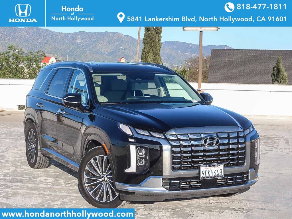 Used 2023 Hyundai Palisade Calligraphy image 1