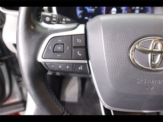 Used 2023 Toyota Highlander Limited image 28