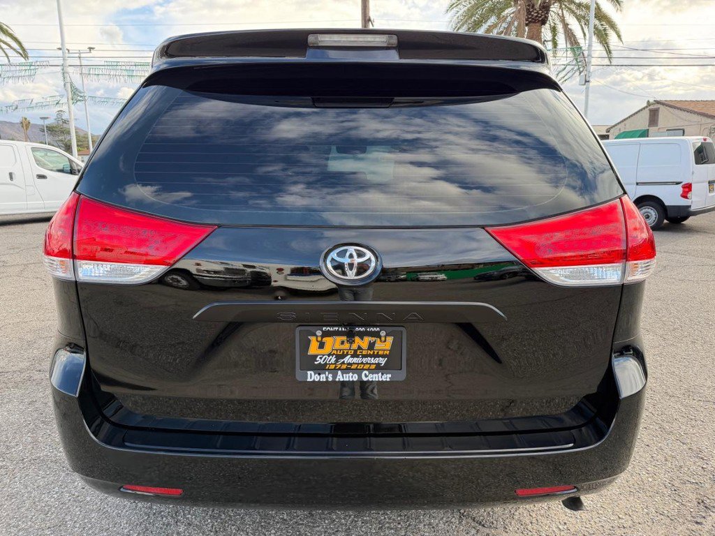 Used 2014 Toyota Sienna L image 7