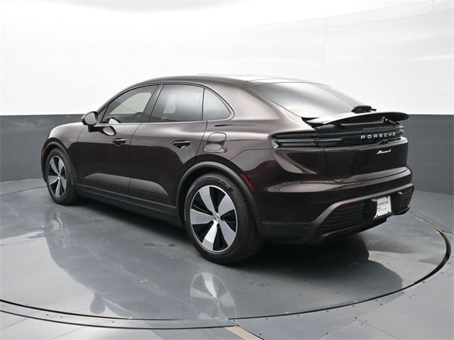 Used 2024 Porsche Macan 4 Electric image 3