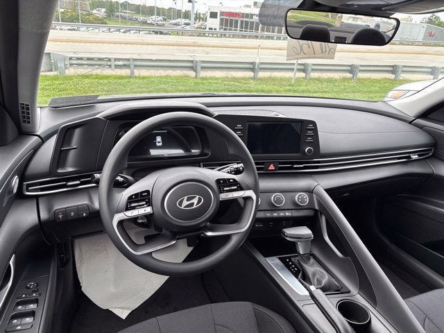 New 2026 Hyundai Elantra SE FWD image 6