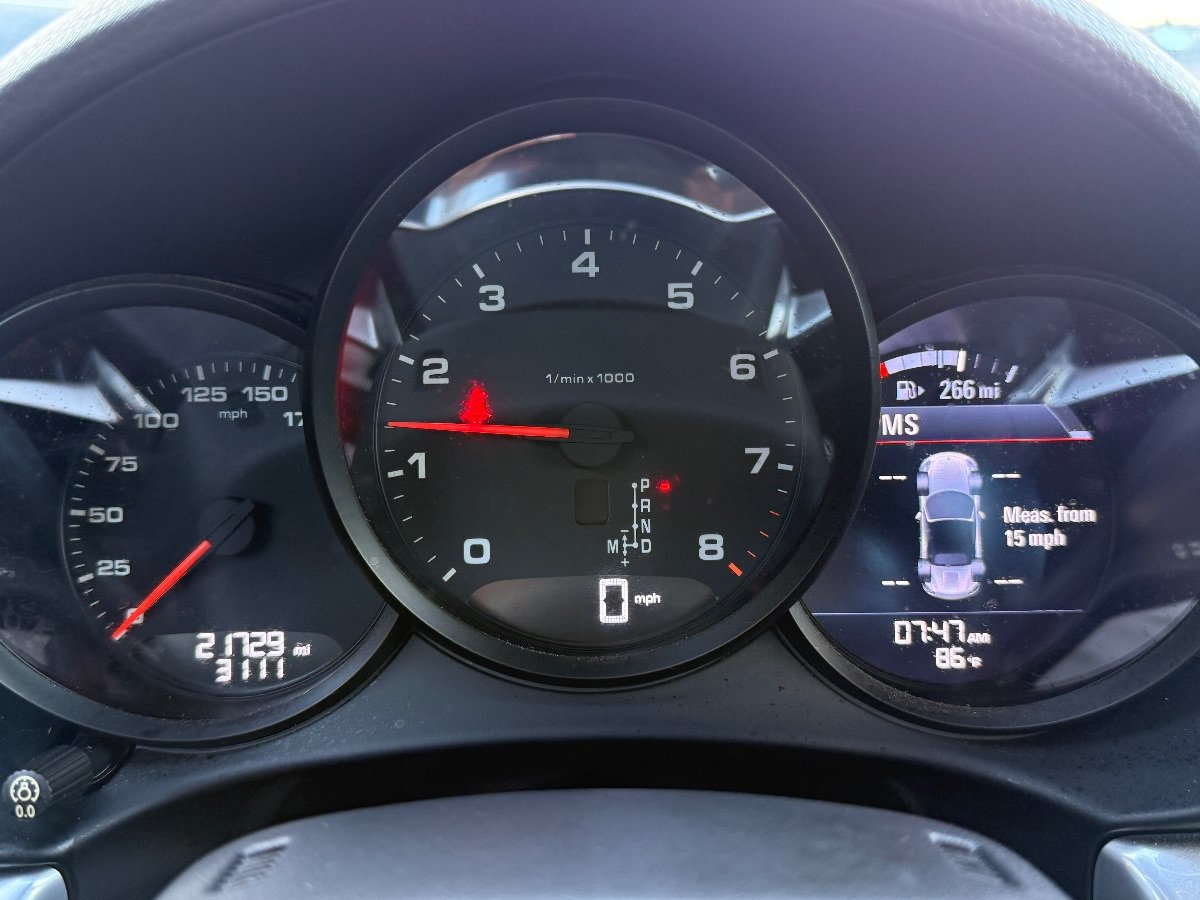 Used 2018 Porsche 718 Boxster RWD image 20