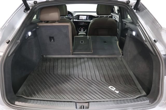Used 2022 Audi Q4 e-tron Premium AWD/4WD image 33