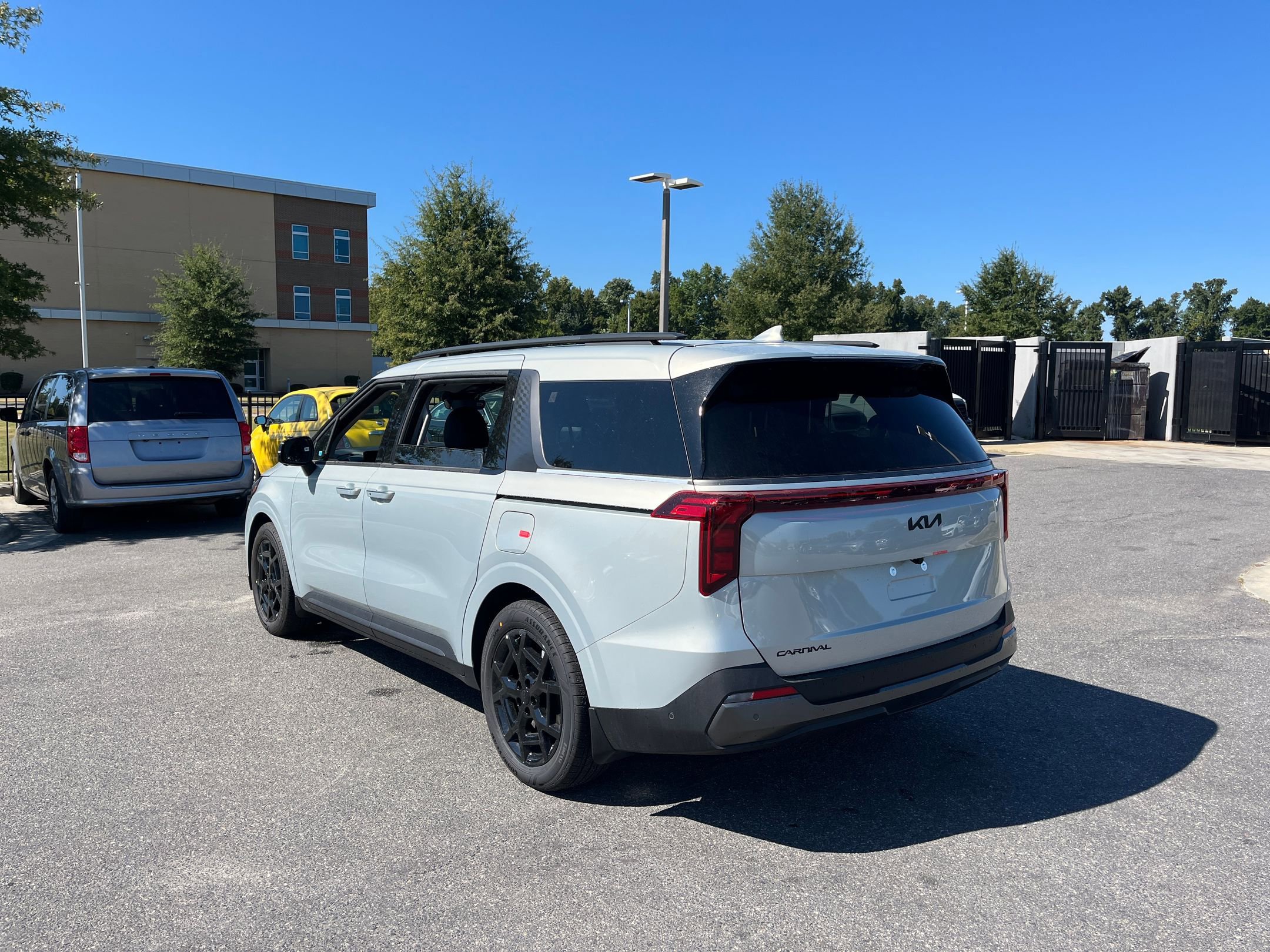 New 2026 Kia Carnival SX w/ SX Dark Edition Package image 5