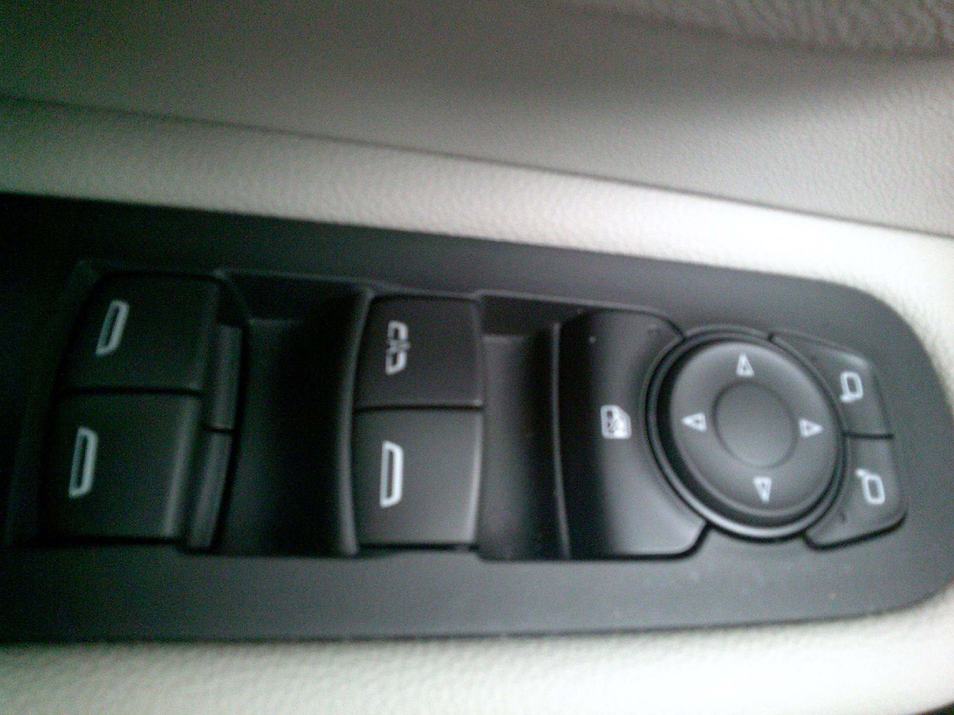 Used 2018 GMC Terrain Denali w/ Advanced Safety Package image 14